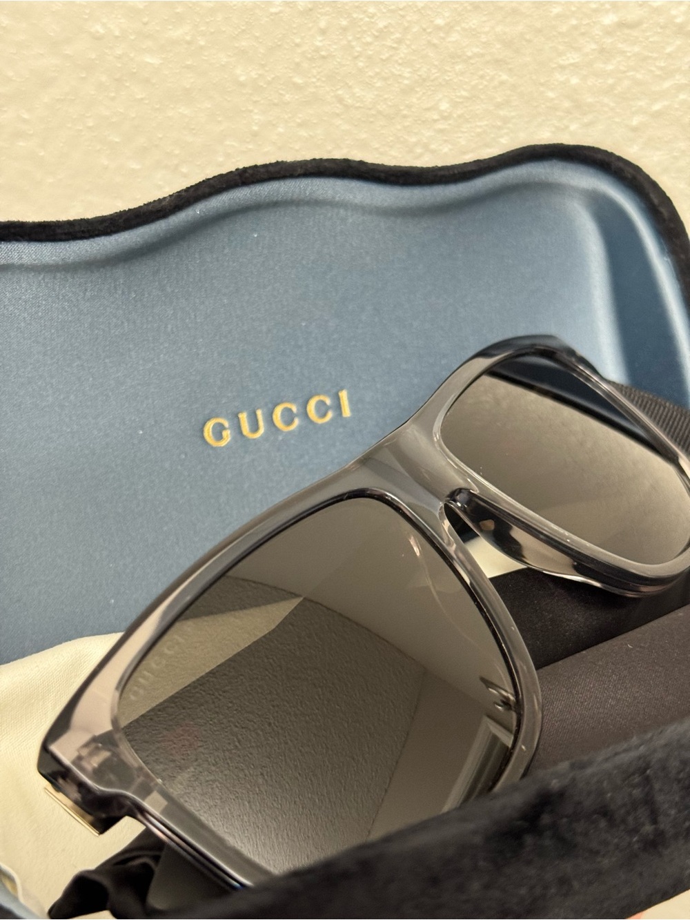 Gucci Men’s Sunglasses GG0010S 004 - Picture 3 of 6